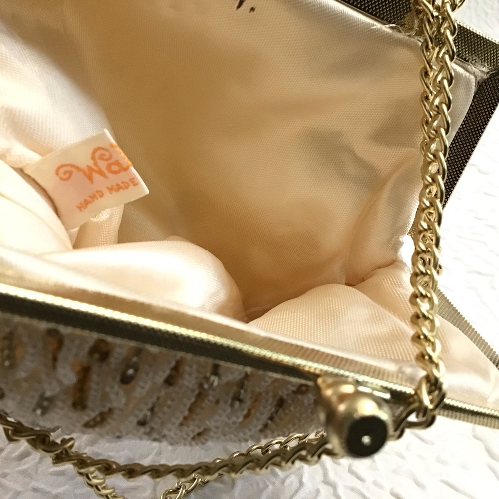 Vintage 1950s-1960s Walborg Hong Kong Ivory, Silver & Gold Beaded Mini  Purse. - Picture 8 of 9